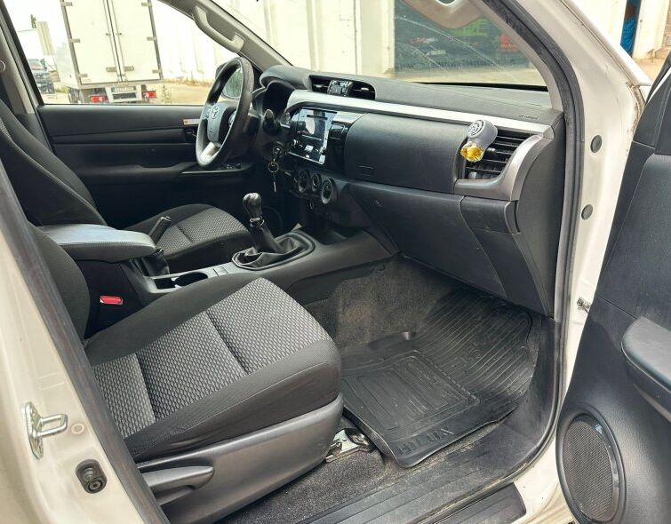 TOYOTA  HILUX DOUBLE CAB GX 4x4